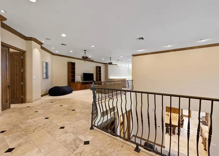 8br Phoenician Mansion W/ Hot Tub&pool-heat Avail! *