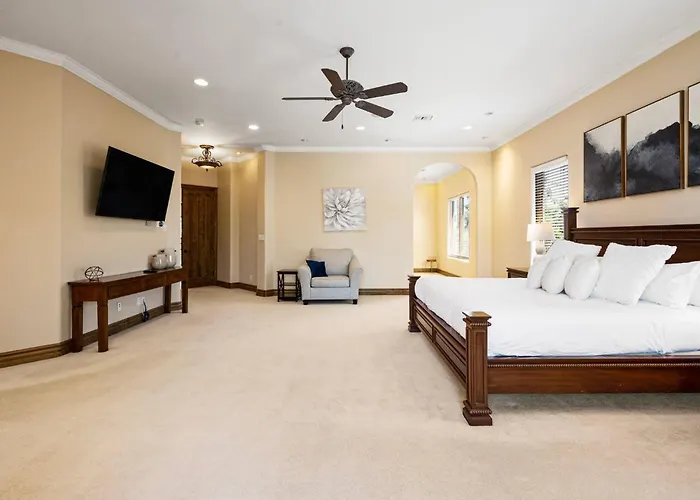 8br Phoenician Mansion W/ Hot Tub&pool-heat Avail! *