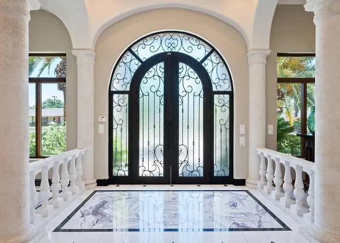 Holiday home 8br Phoenician Mansion W/ Hot Tub&pool-heat Avail! Phoenix