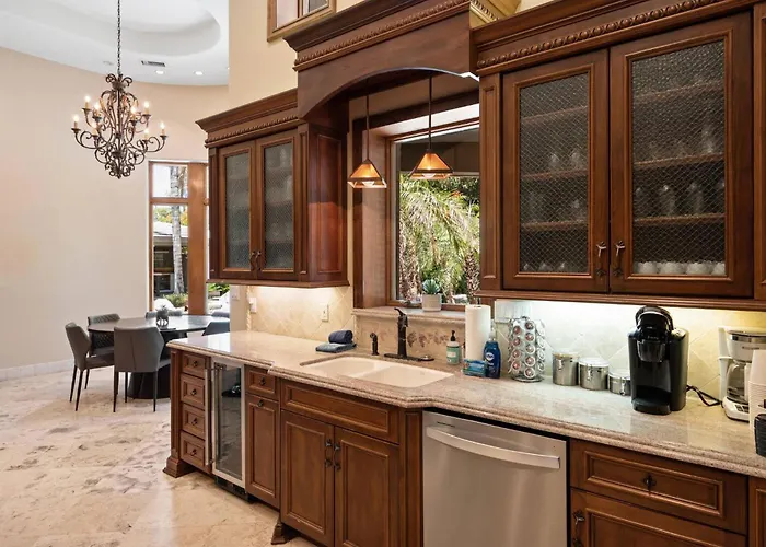 8br Phoenician Mansion W/ Hot Tub&pool-heat Avail!