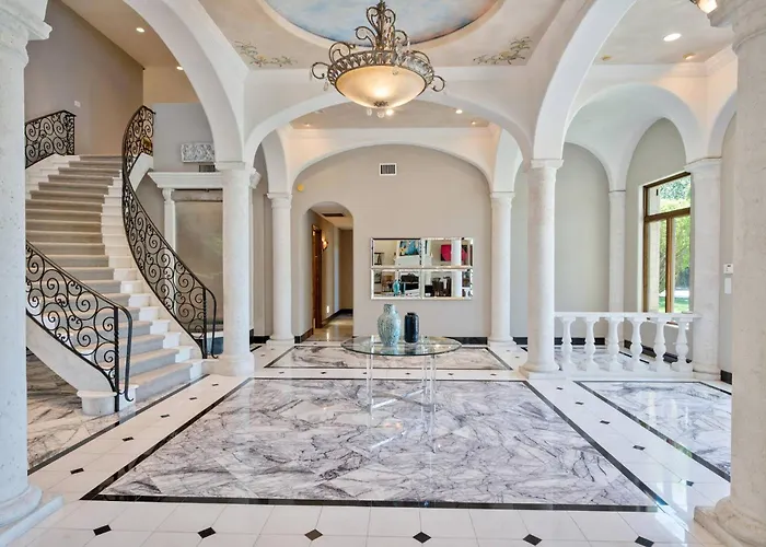 8br Phoenician Mansion W/ Hot Tub&pool-heat Avail! *