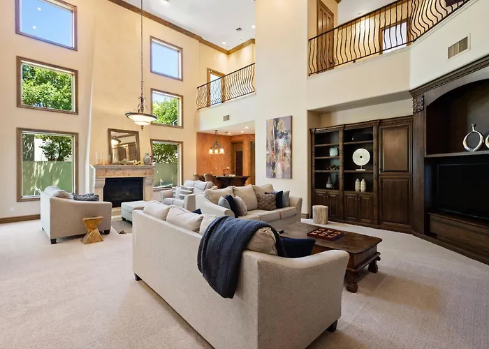 8br Phoenician Mansion W/ Hot Tub&pool-heat Avail!