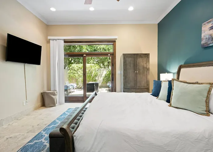 8br Phoenician Mansion W/ Hot Tub&pool-heat Avail! Holiday home Phoenix
