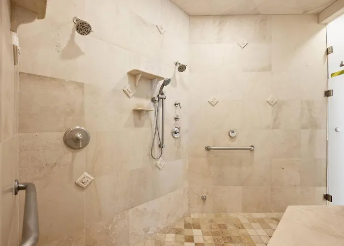 Holiday home 8br Phoenician Mansion W/ Hot Tub&pool-heat Avail! Phoenix