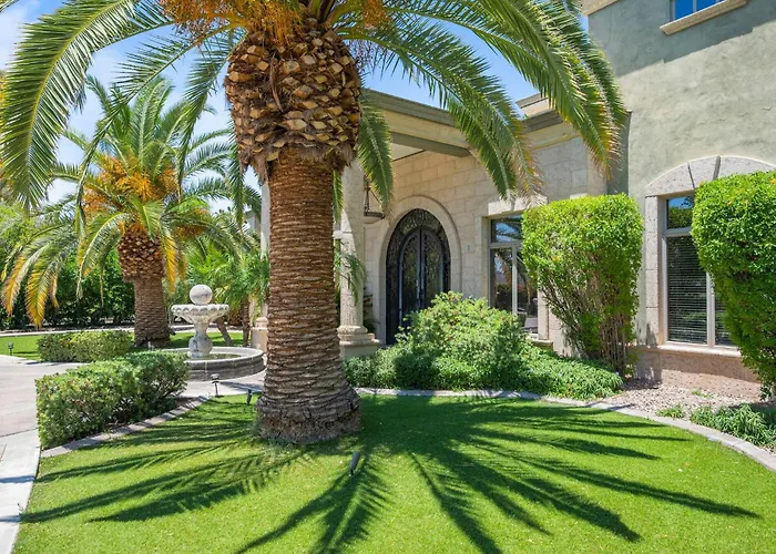 Holiday home 8br Phoenician Mansion W/ Hot Tub&pool-heat Avail! Phoenix