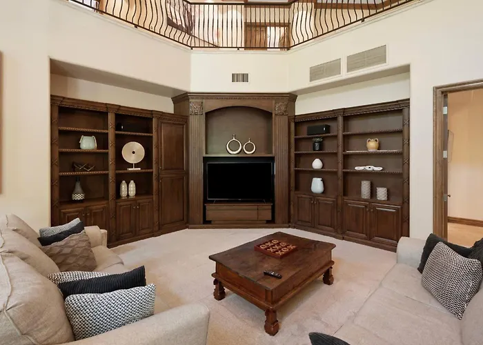 8br Phoenician Mansion W/ Hot Tub&pool-heat Avail! *