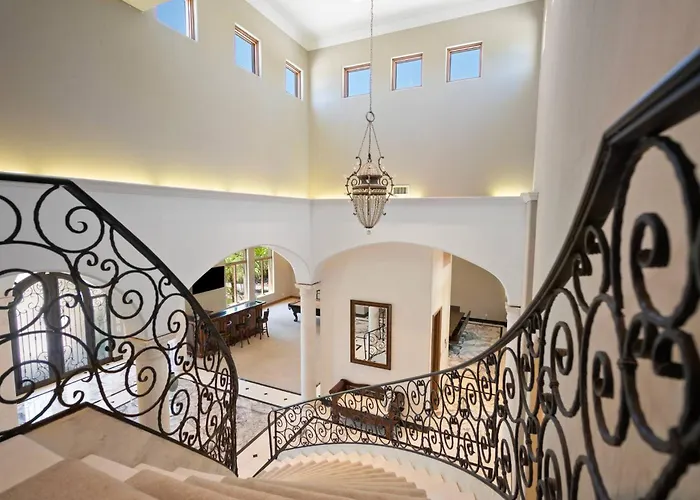 8br Phoenician Mansion W/ Hot Tub&pool-heat Avail! * Phoenix