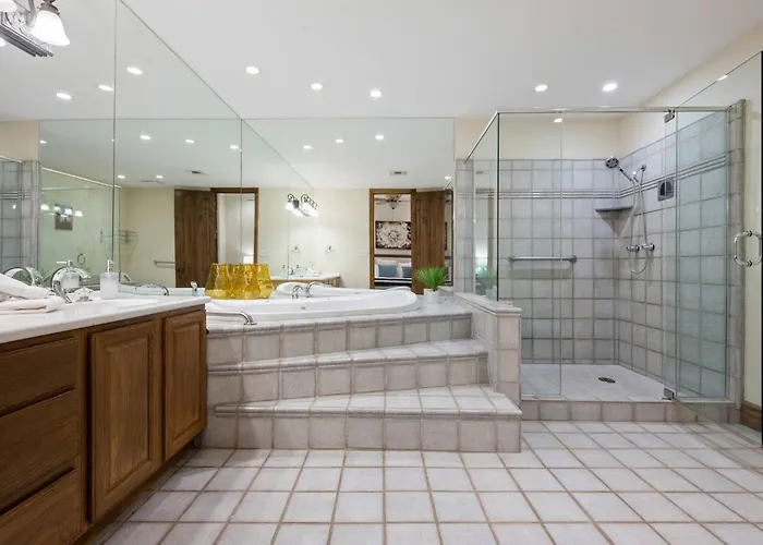 8br Phoenician Mansion W/ Hot Tub&pool-heat Avail! Holiday home