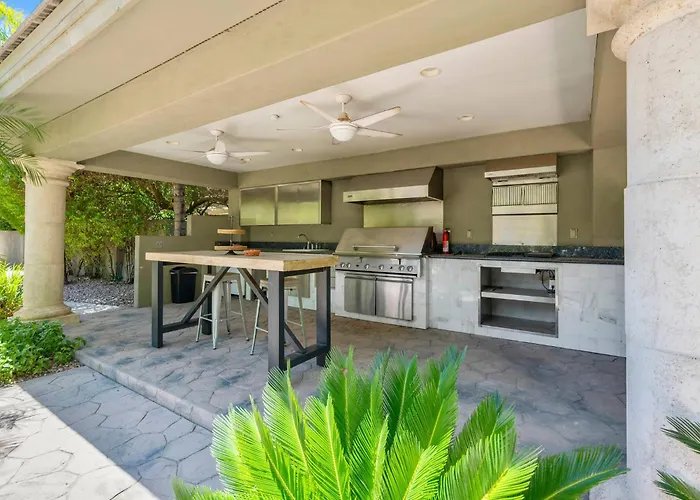 8br Phoenician Mansion W/ Hot Tub&pool-heat Avail! * Phoenix