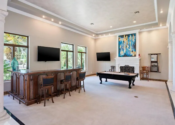 8br Phoenician Mansion W/ Hot Tub&pool-heat Avail! *