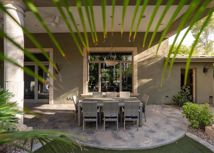 Holiday home 8br Phoenician Mansion W/ Hot Tub&pool-heat Avail! *