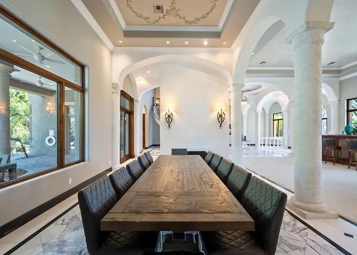 Holiday home 8br Phoenician Mansion W/ Hot Tub&pool-heat Avail! *